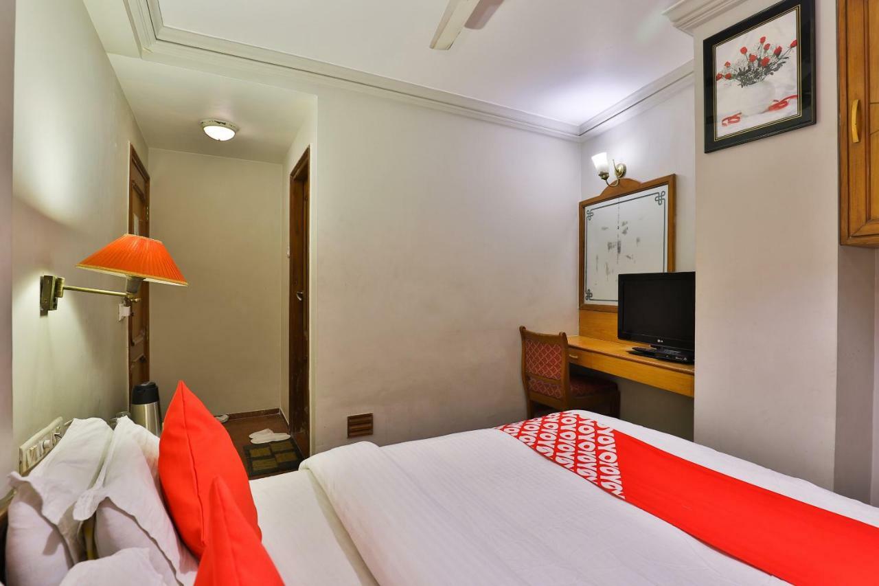 Hotel Pinnacle 阿穆达巴 外观 照片