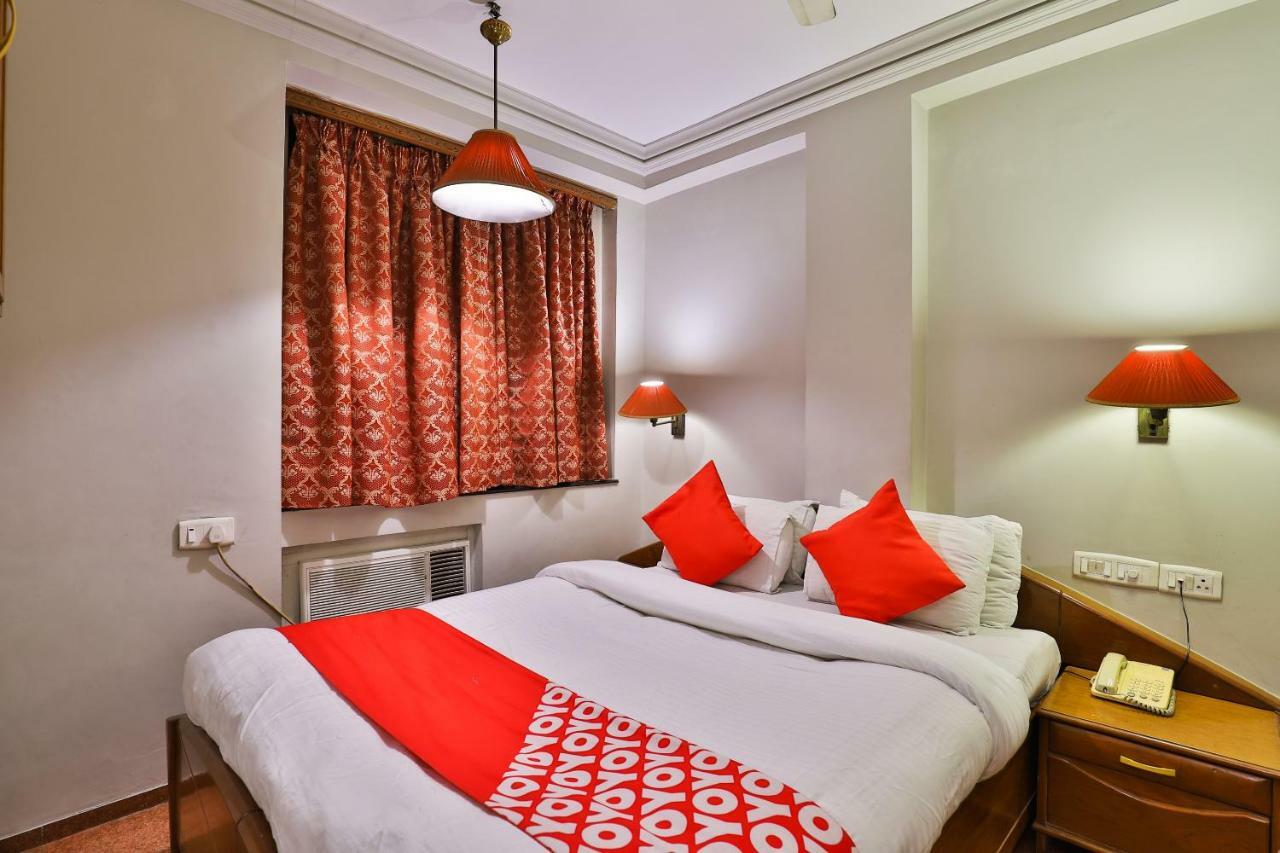 Hotel Pinnacle 阿穆达巴 外观 照片