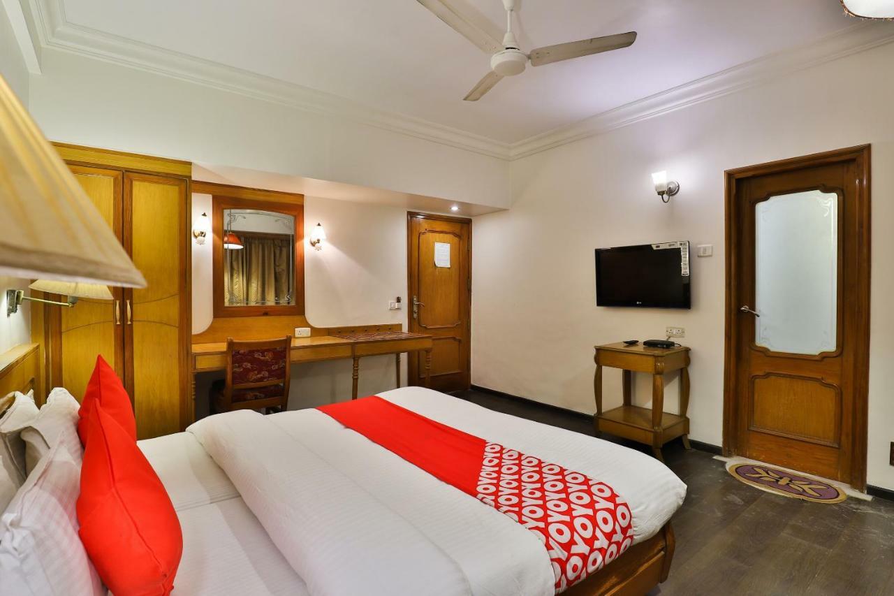 Hotel Pinnacle 阿穆达巴 外观 照片